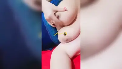 مزة بيضا ملبن تلعب في بزازها الكبار بكل هيجان سكس نودز مصري