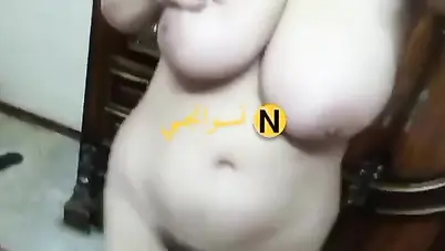 ميلف كيرفي نار تدعك بزازها الملبن لعشيقها سكس نودز مصري