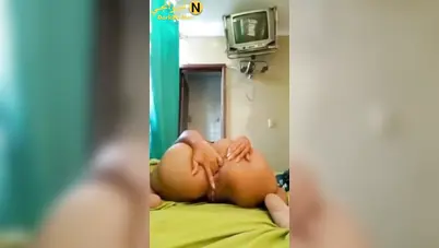 لبوة هايجة اوي بطيز كبيرة تبعبص طيزها وكسها سكس نودز مصري