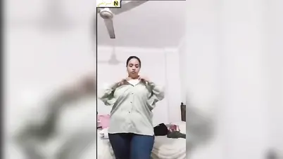 بنت كيرفي جسمها نار تقلع وتعرض بزازها وطيزها الكبيرة سكس نودز مصري