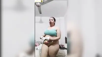 بنت كيرفي جسمها نار تقلع وتعرض بزازها وطيزها الكبيرة سكس نودز مصري