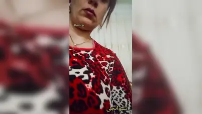 ميلف محجبة بطيز كبيرة تقلع العباية وتعرض جسمها سكس نودز مصري