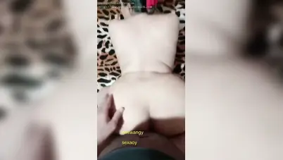 شرموطة تفلقس طيزها وتاخد الزب الكبير من ورا سكس مصري
