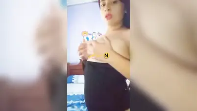 شرموطة هاي كلاس تصور نفسها وتقلع قميص النوم لحبيبها سكس نودز مصري