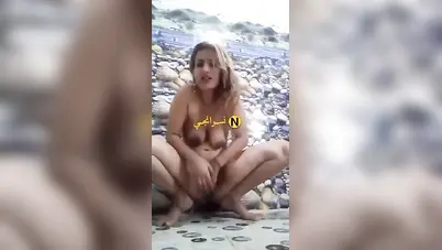 هايجة اوي تقعد في الحمام وتضرب سبعة ونص سكس نودز مصري