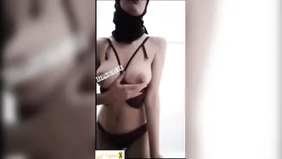 بنت محجبة خبرة في المص تتناك وتمص الزب لحد ما يجيبهم في بوقها سكس مصري