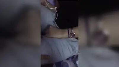 ولد هايج يتحرش باخته ويلمس كسها سكس مصري محارم