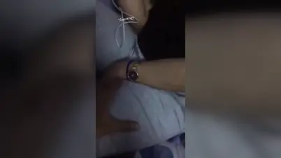 ولد هايج يتحرش باخته ويلمس كسها سكس مصري محارم