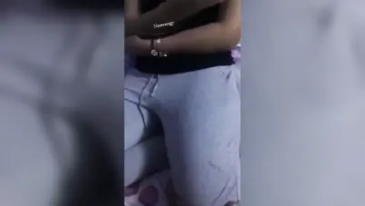 ولد هايج يتحرش باخته ويلمس كسها سكس مصري محارم