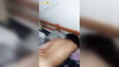 زانق صاحبته على السرير ويفشخها نيك في وضع دوجي نار سكس مصري