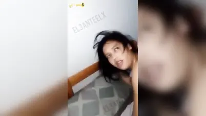 زانق صاحبته على السرير ويفشخها نيك في وضع دوجي نار سكس مصري