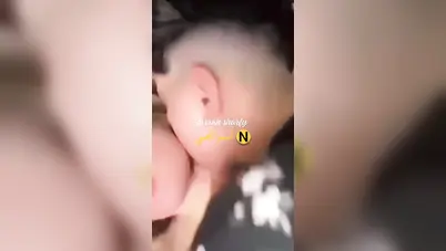قحبة هايجة مع شاب صغير يمص بزازها ويهيجها سكس عربي