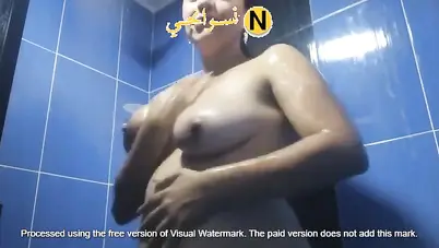 ميلف تعرض وهي بتستحما وتلعب في بزازها سكس نودز مصري