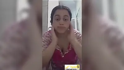 بنت كيرفي بزازها نار تعرض جسمها في الحمام سكس نودز مصري
