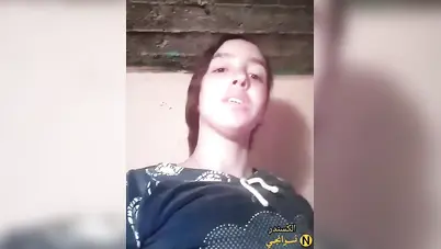 بنوتة هايجة تلعب في كسها المبلول سكس نودز مصري