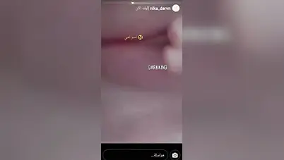 بنت هايجة تلعب في كسها الوردي سكس نودز مصري