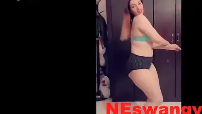 فرسة نار ترقص وتدلع سكس نودز مصري