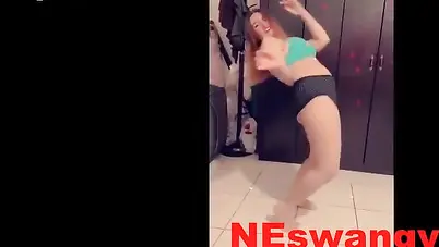 فرسة نار ترقص وتدلع سكس نودز مصري