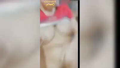 فلاحة هايجة في فيديو كول مع صاحبها تلعب في كسها سكس نودز مصري