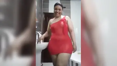 مزة مربربة دلوعة تعرض جسمها في الحمام سكس نودز مصري