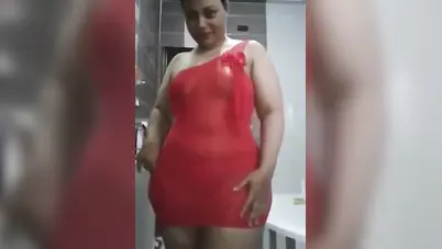 مزة مربربة دلوعة تعرض جسمها في الحمام سكس نودز مصري